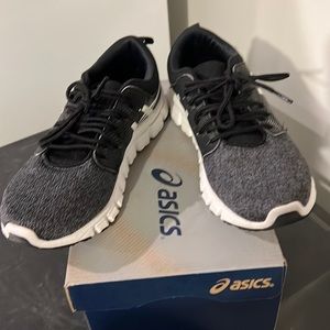ASICS quantum 90